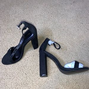 Elegant Black Heels 🖤♟